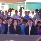 Antes de presentarse en concierto frente a miles de fans en Seúl, Suga asistió al evento Samsung Galaxy Unpacked 2023.