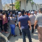 Familiares, tras reconocer a víctimas,  evitaron dar declaraciones.