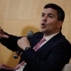 BRA102. SAO PAULO (BRASIL), 26/07/2023.- El presidente electo de Paraguay, Santiago Peña, habla hoy durante un acto académico en la Fundación Getulio Vargas (FGV), en Sao Paulo (Brasil). Peña cumple su segundo día de agenda en Sao Paulo, dentro de su visita a Brasil, que culminará el viernes en Brasilia con un encuentro con el mandatario Luiz Inácio Lula da Silva. EFE/ Isaac Fontana