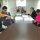 En sesión extraordinaria, los comisionados resolvieron las solicitudes de impugnación.