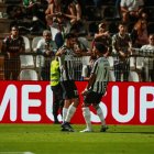 Ronie Carrillo (i) marcó el 23 de julio su primer gol con el Portimonense.