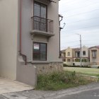 Último recurso. Hay casos de habitantes que están vendiendo sus hogares para escapar de esta urbanización, que se ha vuelto zona de riesgo, como varios denuncian.