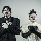 Acción. Valero y Sacoto, de Simón Ruibarbo y Enriqueta de Ruibarbo.