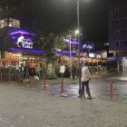 La Mariscal suele lucir desolada en la noche y los negocios todavía no se reactivan del todo.