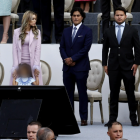 Nicolás Petro Burgos, hijo del presidente Gustavo Petro (3-i) junto a su exesposa Day Vásquez (2-i) en la ceremonia de investidura del presidente Gustavo Petro,en una fotografía de archivo.