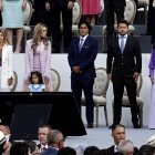 Nicolás Petro Burgos, hijo del presidente Gustavo Petro (3-i) junto a su exesposa Day Vásquez (2-i) en la ceremonia de investidura del presidente Gustavo Petro,en una fotografía de archivo. EFE/Mauricio Dueñas Castañeda