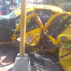 Destrozo. El vehículo donde viajaban padre e hijo se impactó dos veces.