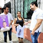 Jonathan Parra (d), es candidato a asambleísta por el distrito 3 de Guayas respaldado por el movimiento Acción Democrática Nacional (ADN).