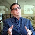 Óscar Vela, abogado de Nelson Serrano, habla durante una entrevista con EFE el 31 de julio de 2023, en Quito (Ecuador).