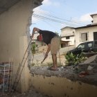 Un bus se estrelló contra una vivienda en Flor de Bastión.
