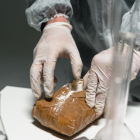 El alcaloide estaba en el interior de la embarcación "OLOKUN", en 67 bultos que contenían 1.379 paquetes.