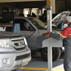 El examen de la Contraloría se centra en contratos relacionados a los centros de revisión vehicula.