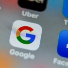 Redes.- El logo de Google en un dispositivo.