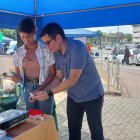 Los alumnos hacen una demostración de su trabajo.