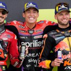 Espargaró (c) con el segundo título de su carrera deportiva tras Argentina 2022.