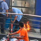 Personal del Cuerpo de Bomberos se movilizó de inmediato para controlar el siniestro