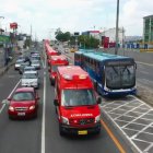 Antecedente. Las 25 ambulancias adquiridas por los Bomberos de Guayaquil recorrieron varias zonas, en 2019.