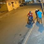 Un hombre fue víctima de un robo junto a su hija en la cooperativa Pájaro Azul, norte de Guayaquil.