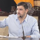 Presentación.  Aquiles Álvarez difundió el audiovisual en el Salón de la Ciudad, Municipio de Guayaquil.