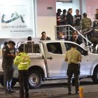 El candidato Fernando Villavicencio fue trasladado a una clínica tras el ataque. En el sitio se confirmó su muerte