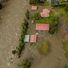 Imagen de las inundaciones causadas por el desbordamiento del río Dokka, Noruega.