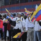 Ciudadanos se concentraron este 10 de agosto de 2023 en la Tribuna de los Shyris en el norte de Quito.