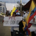 Simpatizantes del candidato a la presidencia Fernando Villavicencio salen a las calles proclamando a Villavicencio como "eterno presidente", tras su asesinato.