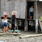Las familias afectadas recibieron kits de asistencia humanitaria.