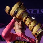 Roglic, campeón del Giro de Italia 2023, es primer favorito.