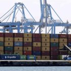 La importación de productos se verá afectada por los aranceles.