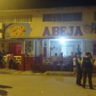 La onda expansiva además de destruir los ventanales de la escuela, también alcanzó a una vivienda del sector.