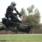 Dubai. En una de las ciudades más tecnológicas del mundo, la policía usa motos voladoras para patrullar