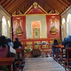 Loja. Los devotos católicos se preparan para recibir a la imagen.