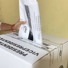 Los ecuatorianos entre 18 y 64 años de edad están obligados a sufragar.