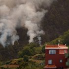 - Vista del barrio de Pinolere, en el municipio de La Orotava, que ha sido evacuado a consecuencia de la cercanía del incendio forestal que afecta a varios municipios de la isla de Tenerife
