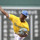 Brayan Bello sigue luciéndose con los Medias Rojas este año.