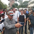 El candidato lució un chaleco antibalas