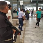 La seguridad en los recintos se refuerza con personal privado.