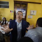 El candidato Bernardo Arévalo de León, luego de sufragar este domingo 20 de agosto.