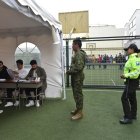 Decisión. Los miembros de las fuerzas armadas ejercen el voto facultativo.