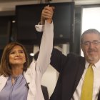 Bernardo Arévalo como nuevo presidente de Guatemala, junto a Karin Herrera