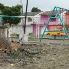 En el Parque de los Niños, de Guayacanes, se podaron los árboles y solo quedan pedazos de troncos.