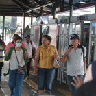 Operaciones. Durante horas de la mañana, diferentes usuarios se quejaron de que algunas paradas del sistema no contaban con el personal de seguridad privada, que es habitual en las paradas del sistema.