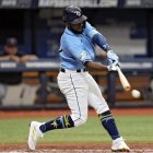 Osleivis Basabe comandó la paliza de 12-4 de los Rays a Rockies.