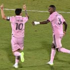 Lionel Messi y Arroyo (d), como pareja letal en el Inter Miami.