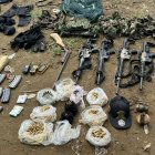 Evidencias. Los militares encontraron armas, municiones y explosivos.