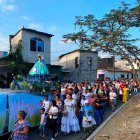 Procesión. En foto de archivo, la imagen recorre un sector del suburbio.