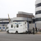 Atentado en Durán. Las oficinas de la farmacéutica Farmayala fueron atacadas a tiros ayer por delincuentes. La Policía custodió el sitio tras los hechos violentos.