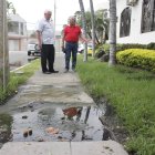 Con las aguas de los pozos sépticos así de rebosados han convivido los habitantes de Aquamrina en repetidas ocasiones este año.