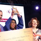 La maestra ecuatoriana Alexandra Angulo fue la ganadora del concurso de Fidal.